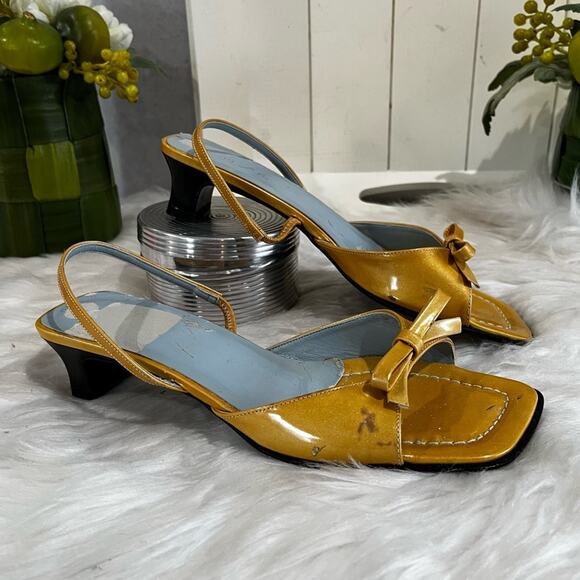 NEW Unisa Vintage 90s Patent Leather Slingback Bows Kitten Heel Sandals 6.5 NWOB - Picture 11 of 16